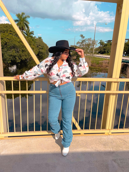 DOLLY BUTTON DOWN