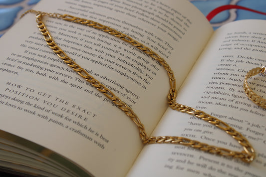 HOLD ME TIGHT CHAIN